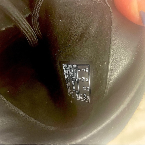 NWT-Clarks Leather Combat Boots - Picture 7 of 8